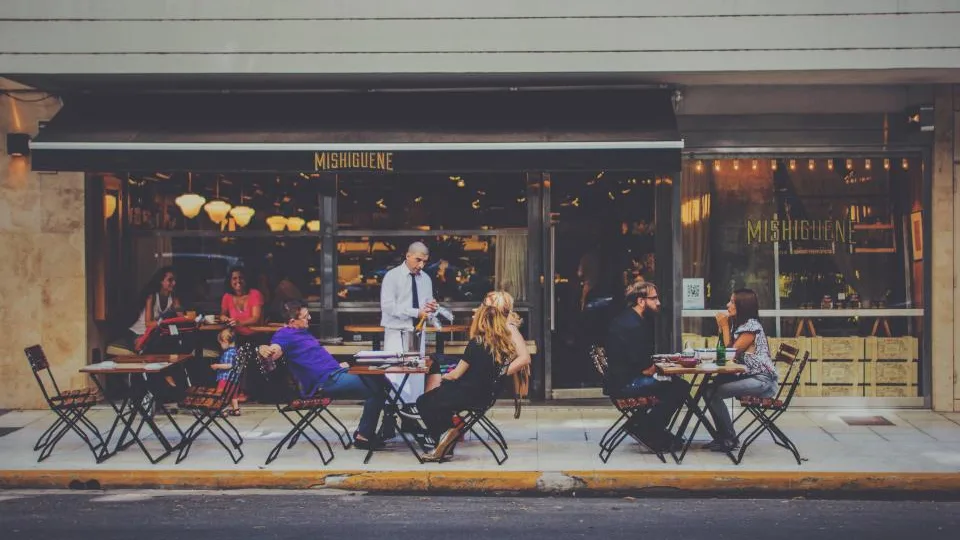 Werkwijze van de restaurantkassa: van bestelling via keuken tot betaling
